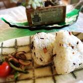 アーモンドと塩昆布のチーズおにぎり