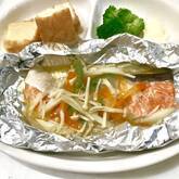 鮭のホイル焼き フライパンで簡単に！切って包むだけ