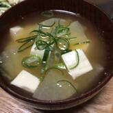 ほっとする味わい 豆腐と大根の基本の味噌汁 by 吉田 朋美さん