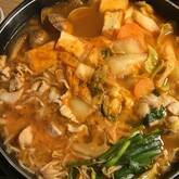 シンプルに美味しく！キムチ鍋 野菜たっぷりでコク旨