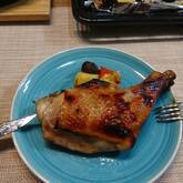 おうちクリスマスの定番！漬けて焼くだけ簡単手羽元のローストチキン