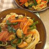 魚介トマトソースパスタ