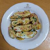 カニ風味カマボコ入りだし巻き卵