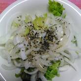 レタスと玉ネギのサラダ