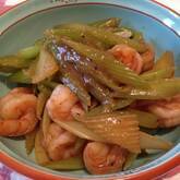 セロリとエビの炒め物