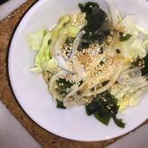 10分以内で作れる！簡単サラダ レタスとワカメのゴマ風味