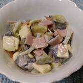 サツマイモとチーズのサラダ