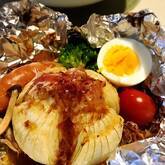玉ねぎが主役！丸ごと新玉ねぎのホイル焼き