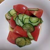 キュウリとプチトマトの和え物