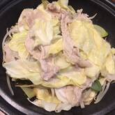 ヒラヒラ豚とモヤシ蒸し