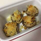 超簡単おしゃれおつまみ！マッシュルームのチーズパン粉焼き