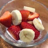 フルーツたっぷりヨーグルト