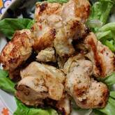 鶏胸肉を使ったガーリックソテー　簡単人気！しっとりやわらか