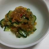 クラゲとキュウリの和え物