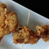 ジューシーな鶏の唐揚げ カリッと揚がって何個でも食べたくなる