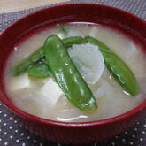 キヌサヤのみそ汁