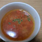 簡単！ベーコンとフレッシュトマトのコンソメスープ