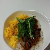 ウナギとふわふわ卵の丼