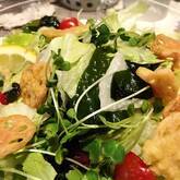 レタスと海藻のサラダ