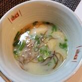 マンネリ脱却！味噌汁 もずくと油揚げ 具に悩まない by杉本 亜希子さん