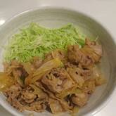 すぐできる！野菜たっぷり豚こまのショウガ焼き丼 by 松本 知恵さん