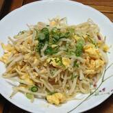 簡単激ウマ！もやしとふんわり卵のにんにくマヨ炒め