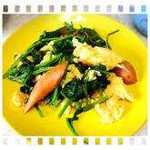 ホウレン草とベーコンの卵炒め