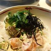 ワサビマヨソースで！サーモンアボカド丼