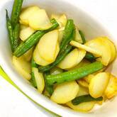 スナップエンドウとジャガイモのハチミツバター炒め