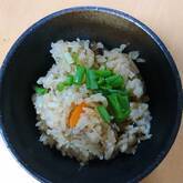 定番をさらにおいしく！ごま油香るキノコの炊き込みご飯 by 山口 祐未さん