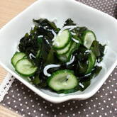 キュウリとワカメの酢の物