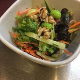 水菜とナッツのサラダ