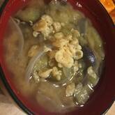 ナスと天かすのみそ汁