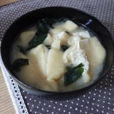 油揚げとワカメのみそ汁