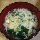 卵がふわとろ！わかめの簡単スープ