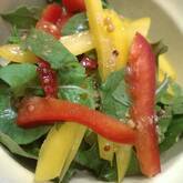 パプリカと粒マスタードドレッシングのサラダ