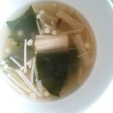 エノキとワカメのスープ