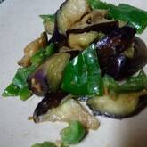 ナスとピーマンのツナみそ炒め