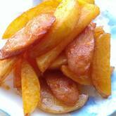 新ジャガとソーセージのケチャップ炒め