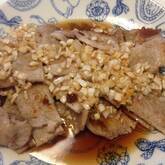 揚げ鶏のたっぷりネギダレがけ（油淋鶏風）