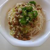 ネバネバ！さっぱりオクラ納豆のぶっかけ素麺