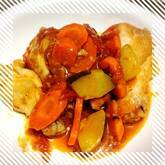 トマトをたのしむ 手羽元と野菜の煮こみ