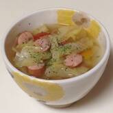 キャベツとソーセージのスープ