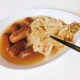 ソーセージと春キャベツの煮物
