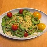 ゴーヤとトマトのアンチョビパスタ