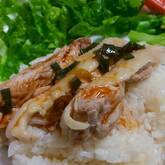 3種のタレで本場の味！炊飯器でつくるシンガポールチキンライス（海南鶏飯）