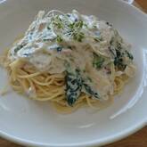 アナゴとホウレン草のクリームパスタ