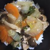 野菜たっぷり！定番の具だくさん中華丼