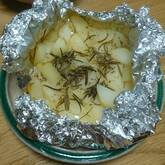 ジャガイモのハーブホイル蒸し焼き