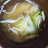シメジのショウガ風味みそ汁